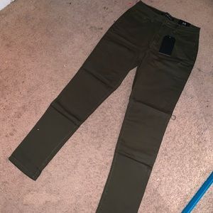 OLIVE FASHION NOVA JEANS